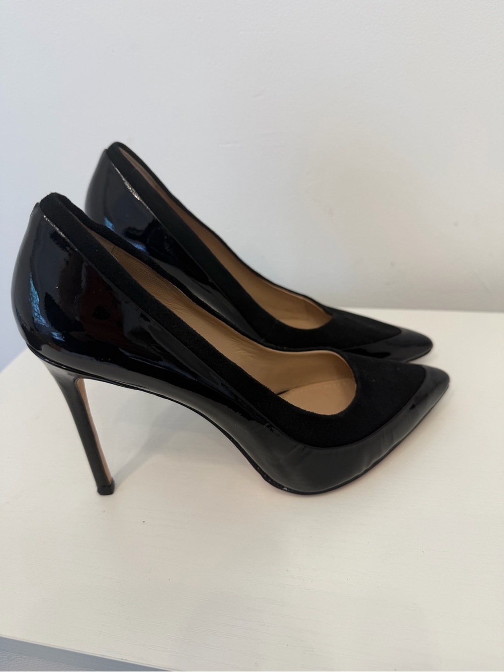 Pour La Victoire Black Patent and Seude  Pointed-Toe 4” Heels Size 6.5